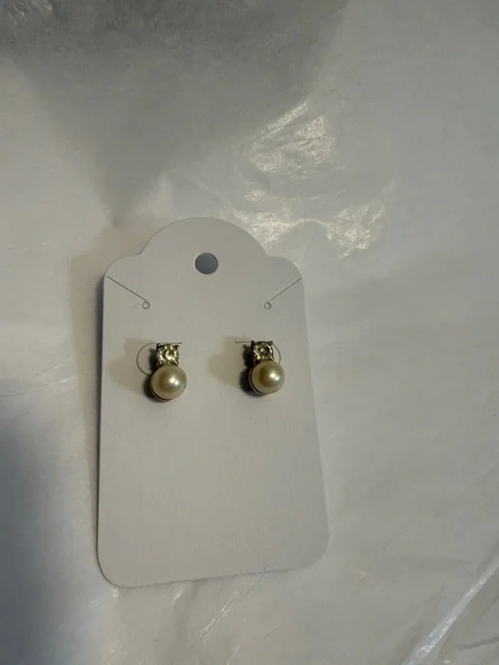 Avon Gold-Tone Ivory Pearl and CZ Stud Earrings - Picture 1 of 2